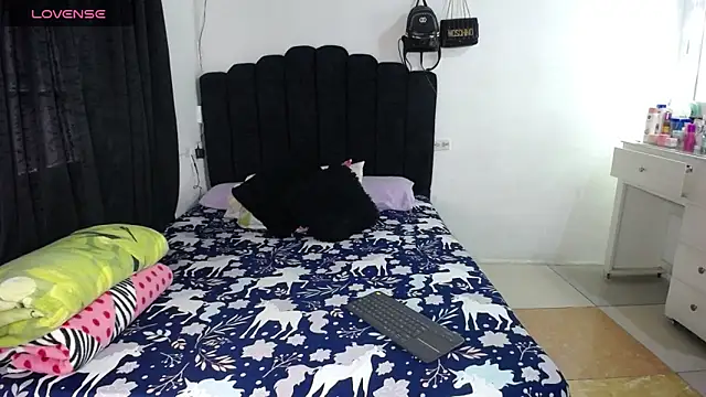 Snapshot of eileen__hills chatting on 20, 4, 2026 eileen hills online show from 20, 4, 2026