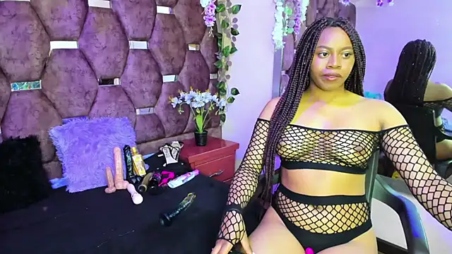 Thiana Taylor online show from 22, 9, 2025