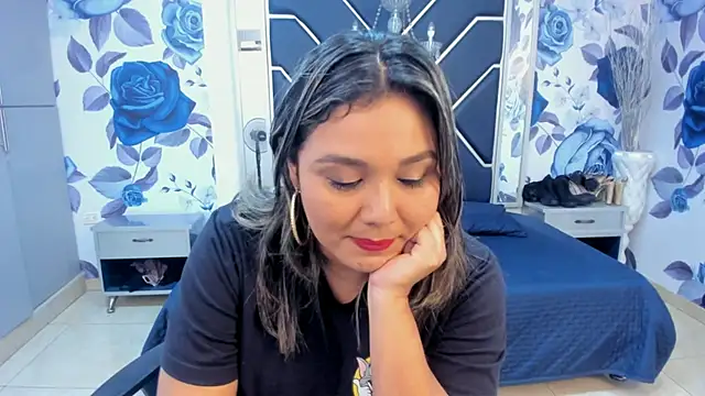 Snapshot of LatinaHoleQueen chatting on 24, 9, 2025 LatinaHoleQueen online show from 24, 9, 2025