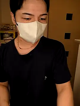 Snapshot of kqitooo chatting on 8, 4, 2026 kqitooo online show from 8, 4, 2026