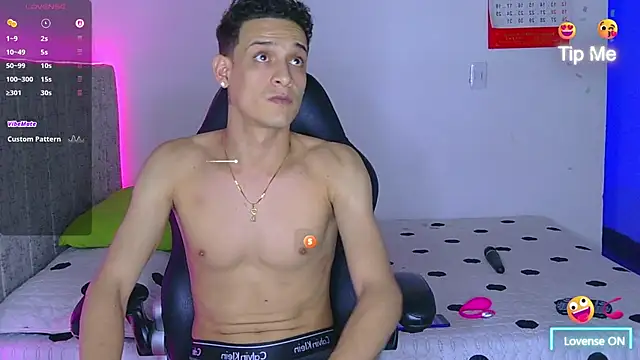 Snapshot of Ethanho0t chatting on 10, 7, 2026 Ethanho0t online show from 10, 7, 2026