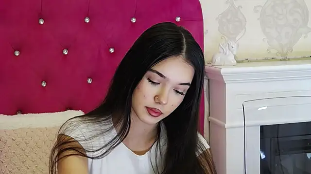 Snapshot of AlexisDevine chatting on 2, 11, 2025 AlexisDevine online show from 2, 11, 2025