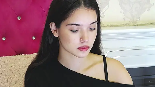 Snapshot of AlexisDevine chatting on 28, 6, 2026 AlexisDevine online show from 28, 6, 2026