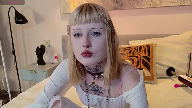Snapshot of MilkMeSoftly chatting on 11, 6, 2026 MilkMeSoftly online show from 11, 6, 2026