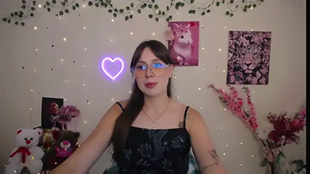 Amanda Bright  online show from 4, 7, 2026