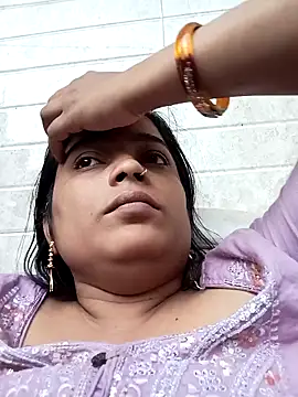 Snapshot of Trisha_71 chatting on 28, 10, 2025 Trisha 71 online show from 28, 10, 2025