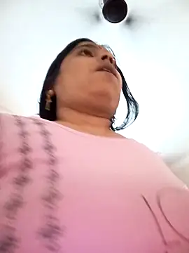 Snapshot of Trisha_71 chatting on 31, 10, 2025 Trisha 71 online show from 31, 10, 2025