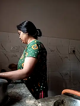 Snapshot of Trisha_71 chatting on 2, 11, 2025 Trisha 71 online show from 2, 11, 2025