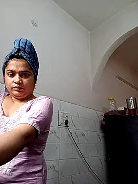 Snapshot of Trisha_71 chatting on 12, 11, 2025 Trisha 71 online show from 12, 11, 2025