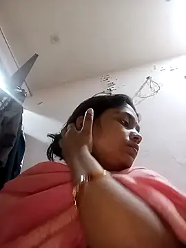 Snapshot of Trisha_71 chatting on 28, 11, 2025 Trisha 71 online show from 28, 11, 2025