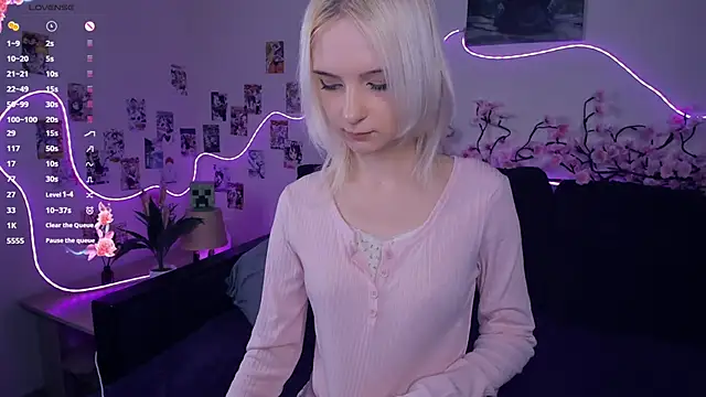 Megan--chan online show from 22, 11, 2025