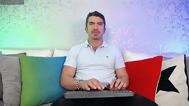 Snapshot of JuanKFit_45 chatting on 7, 1, 2026 JuanKFit 45 online show from 7, 1, 2026