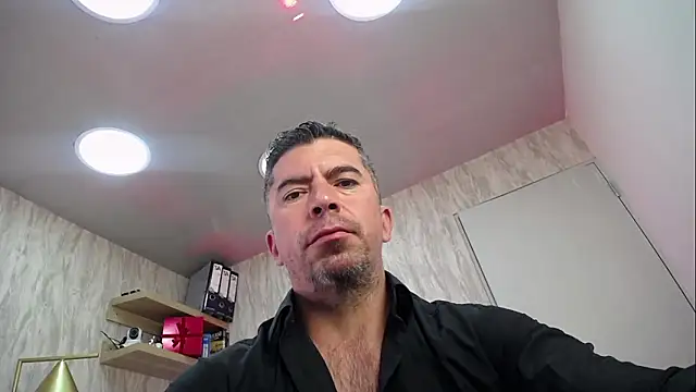 Snapshot of JuanKFit_45 chatting on 12, 3, 2026 JuanKFit 45 online show from 12, 3, 2026