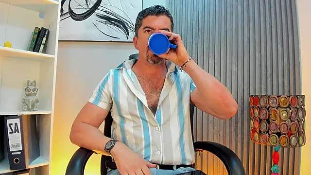 Snapshot of JuanKFit_45 chatting on 24, 7, 2026 JuanKFit 45 online show from 24, 7, 2026
