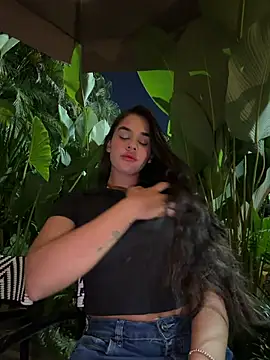 Snapshot of BellaLeclair chatting on 13, 3, 2026 BellaLeclair online show from 13, 3, 2026