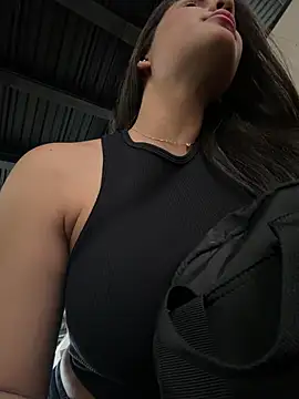 Snapshot of BellaLeclair chatting on 1, 4, 2026 BellaLeclair online show from 1, 4, 2026