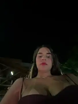 Snapshot of BellaLeclair chatting on 12, 4, 2026 BellaLeclair online show from 12, 4, 2026