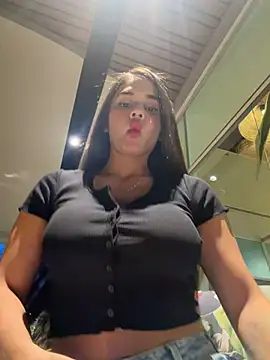 Snapshot of BellaLeclair chatting on 13, 4, 2026 BellaLeclair online show from 13, 4, 2026