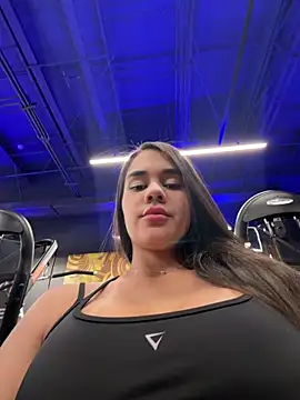 Snapshot of BellaLeclair chatting on 17, 4, 2026 BellaLeclair online show from 17, 4, 2026