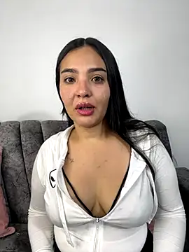 Snapshot of meli__brown chatting on 27, 11, 2025 meli brown online show from 27, 11, 2025