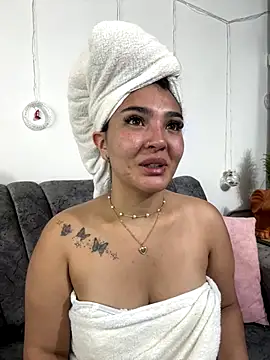 Snapshot of meli__brown chatting on 14, 12, 2025 meli brown online show from 14, 12, 2025