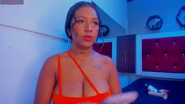 Snapshot of IsauraMontiel chatting on 29, 11, 2025 IsauraMontiel online show from 29, 11, 2025