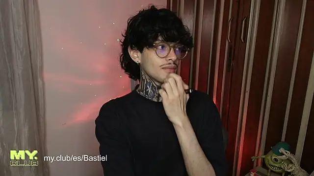Snapshot of Mihail_leroy chatting on 28, 3, 2026 Mihail leroy online show from 28, 3, 2026