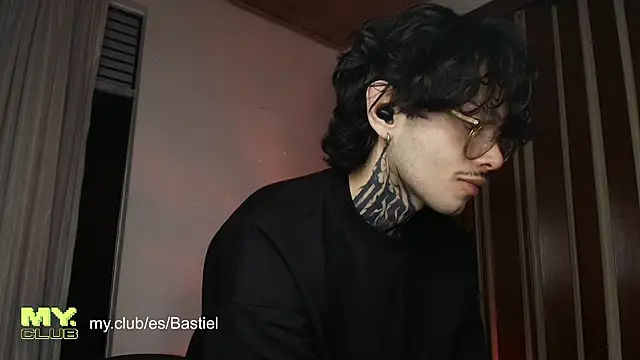 Snapshot of Mihail_leroy chatting on 11, 4, 2026 Mihail leroy online show from 11, 4, 2026
