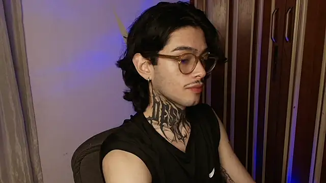 Snapshot of Mihail_leroy chatting on 15, 7, 2026 Mihail leroy online show from 15, 7, 2026