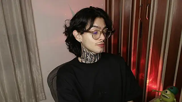 Snapshot of Mihail_leroy chatting on 17, 7, 2026 Mihail leroy online show from 17, 7, 2026
