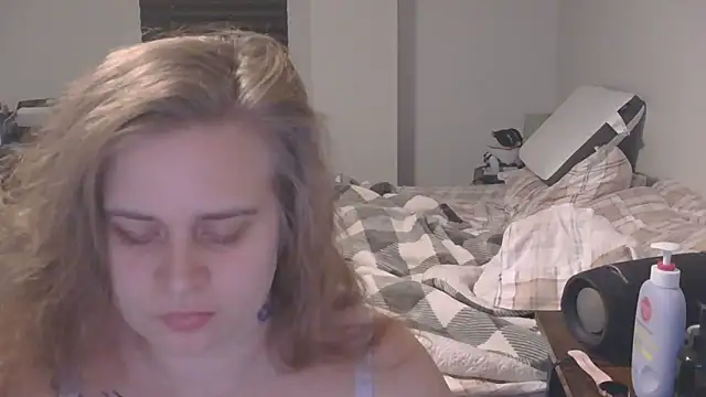 Sexyblonde12344 online show from 18, 12, 2025