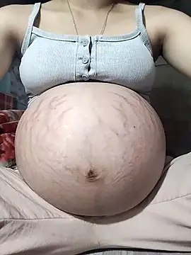 Snapshot of sugaviolet168 chatting on 8, 4, 2026 sugaviolet168 online show from 8, 4, 2026