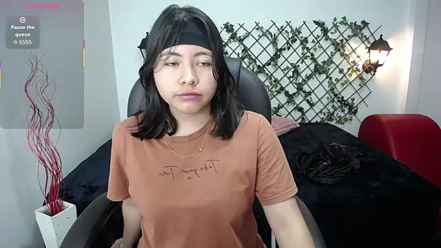 Louisa  clare online show from 10, 11, 2025