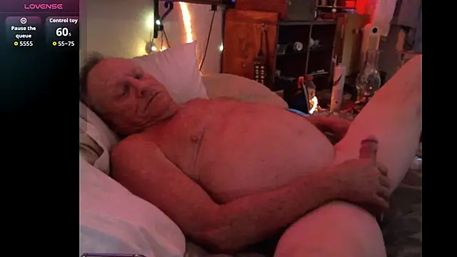 Pussyeat2please online show from 2, 12, 2025