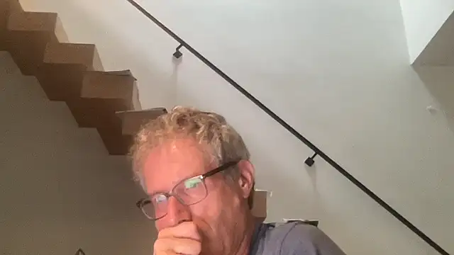 Snapshot of choupipat1 chatting on 18, 9, 2025 choupipat1 online show from 18, 9, 2025