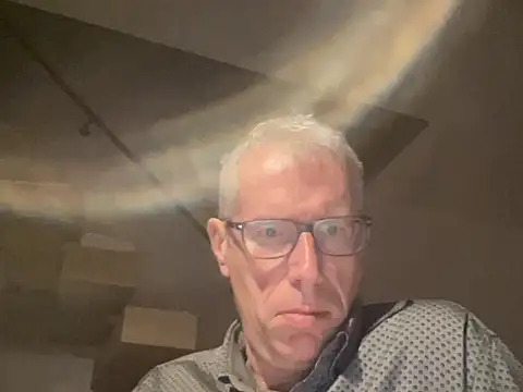 Snapshot of choupipat1 chatting on 3, 10, 2025 choupipat1 online show from 3, 10, 2025