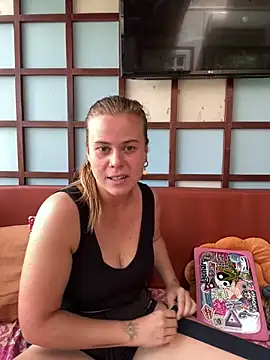 Snapshot of Stellamarbella chatting on 9, 4, 2026 Stellamarbella online show from 9, 4, 2026