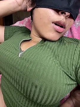 Snapshot of Priyajaanbaby chatting on 4, 4, 2026 Priyajaanbaby online show from 4, 4, 2026