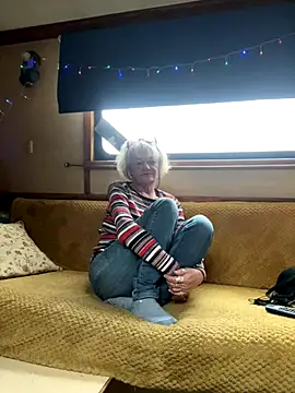 ladyboatlady online show from 17, 12, 2025