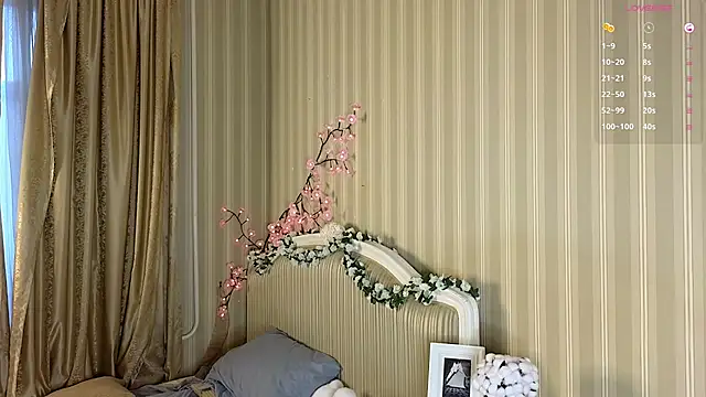 Juuulia  online show from 28, 3, 2026