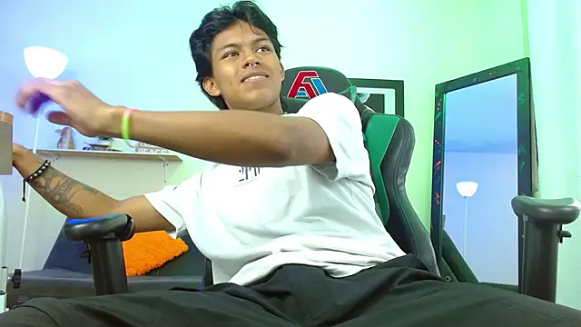 Snapshot of dreyk20 chatting on 25, 11, 2025 dreyk20 online show from 25, 11, 2025