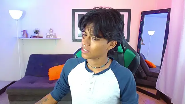 Snapshot of dreyk20 chatting on 28, 11, 2025 dreyk20 online show from 28, 11, 2025