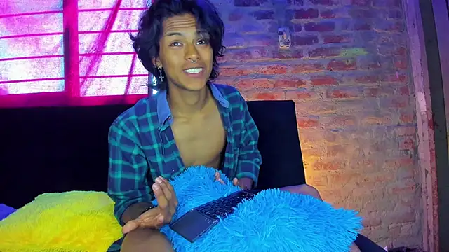 Snapshot of dreyk20 chatting on 20, 3, 2026 dreyk20 online show from 20, 3, 2026