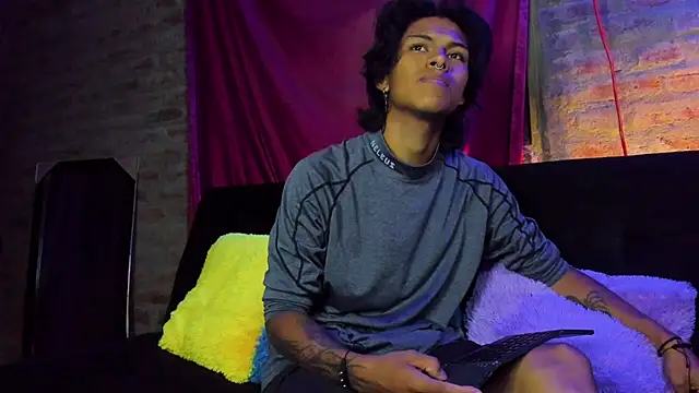 Snapshot of dreyk20 chatting on 4, 4, 2026 dreyk20 online show from 4, 4, 2026