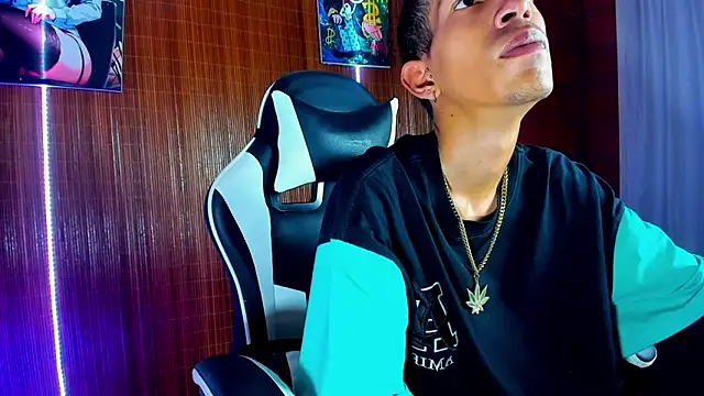 Snapshot of briamhoconor_xh chatting on 5, 3, 2026 briamhoconor xh online show from 5, 3, 2026