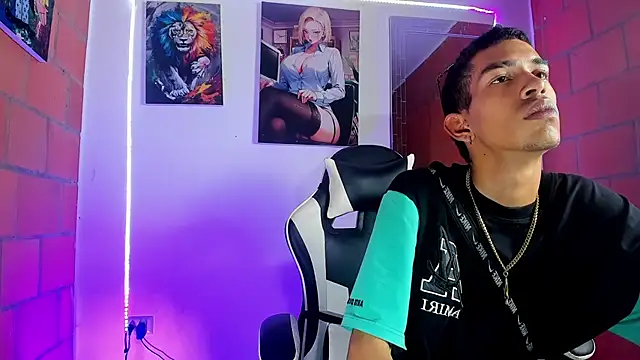 Snapshot of briamhoconor_xh chatting on 10, 3, 2026 briamhoconor xh online show from 10, 3, 2026