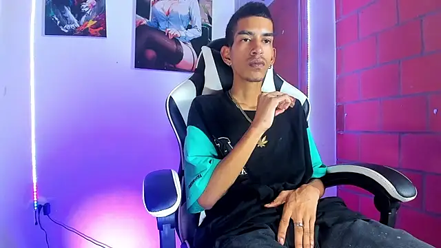 Snapshot of briamhoconor_xh chatting on 11, 3, 2026 briamhoconor xh online show from 11, 3, 2026