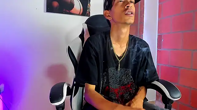 Snapshot of briamhoconor_xh chatting on 20, 3, 2026 briamhoconor xh online show from 20, 3, 2026