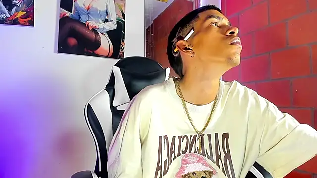 Snapshot of briamhoconor_xh chatting on 22, 3, 2026 briamhoconor xh online show from 22, 3, 2026