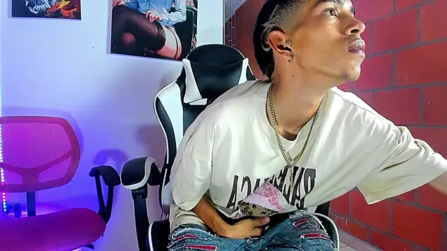 Snapshot of briamhoconor_xh chatting on 23, 3, 2026 briamhoconor xh online show from 23, 3, 2026